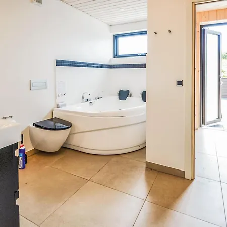 Four-bedroom In בית נופש *