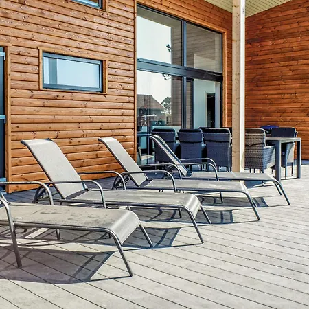 4 Bedroom In Holiday home