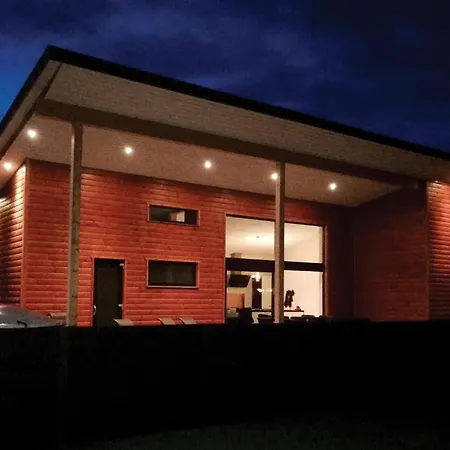 4 Bedroom In Holiday home