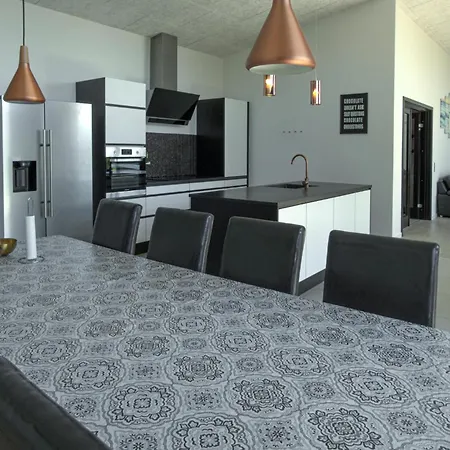 Four-bedroom In בית נופש אבלטופט