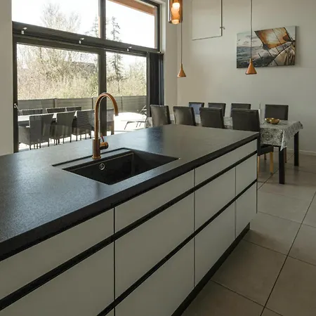 Four-bedroom In בית נופש